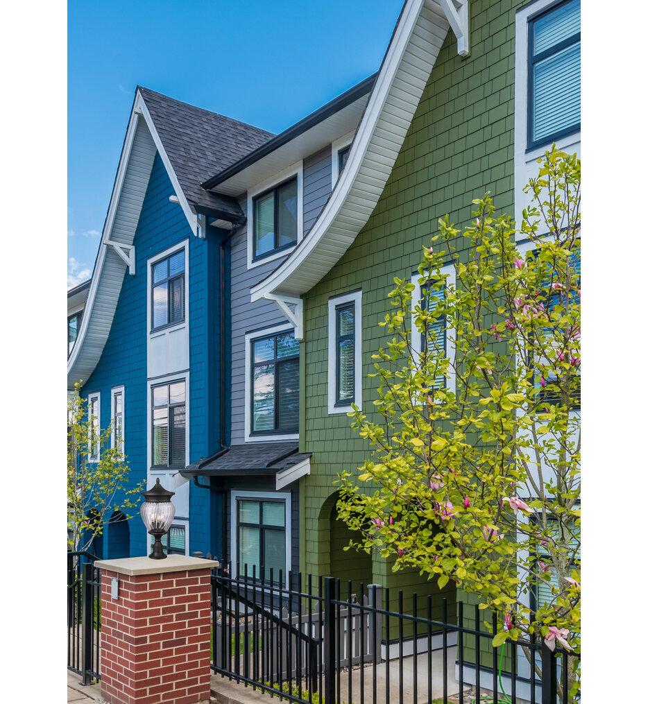 Davina 27.25" Outdoor Pier Mount