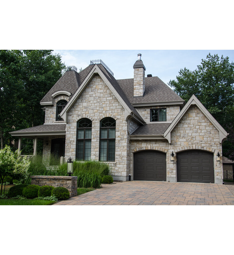 Roundhouse 33.25" Outdoor Pier Mount