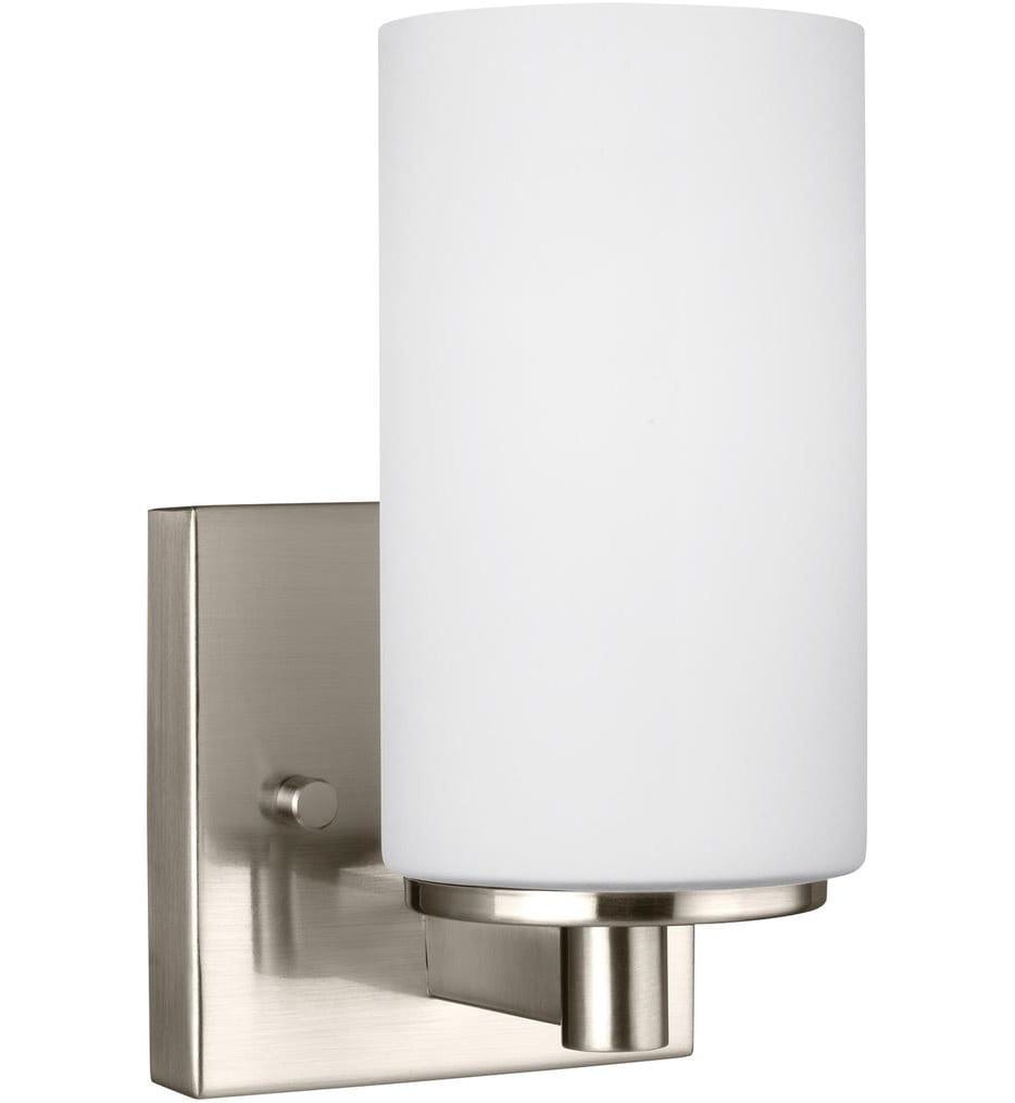 Generation Lighting - Hettinger 7.88" Wall Sconce