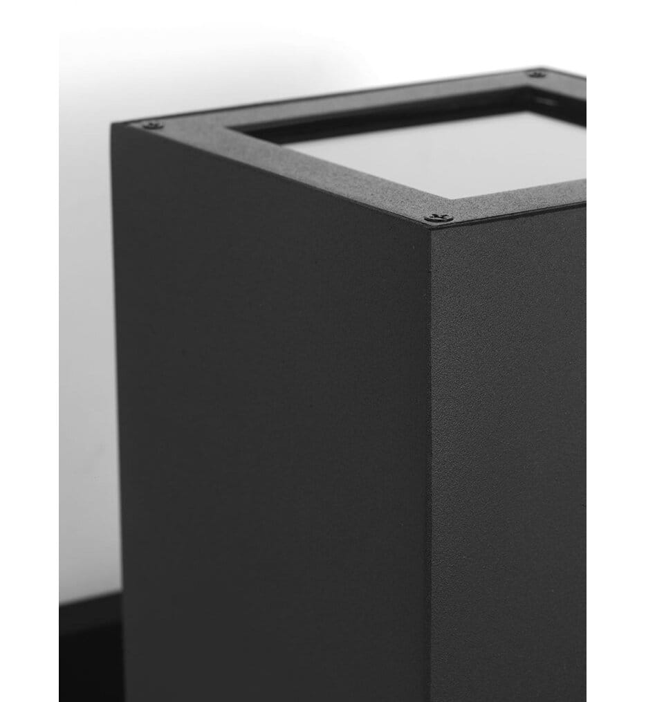 Visual Comfort Studio - Pohl 18.5" Outdoor Wall Sconce