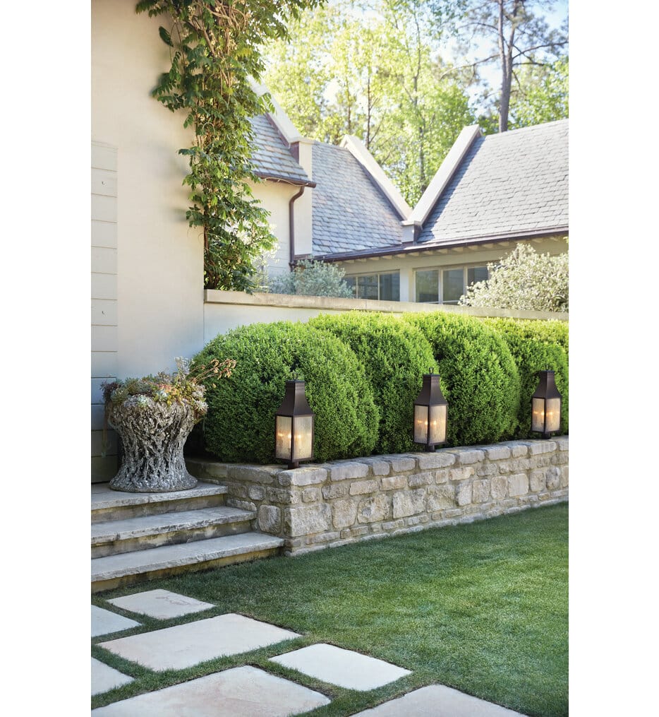 Hinkley Lighting - 17461BLC - Beacon Hill 26.25" Outdoor Post Mount