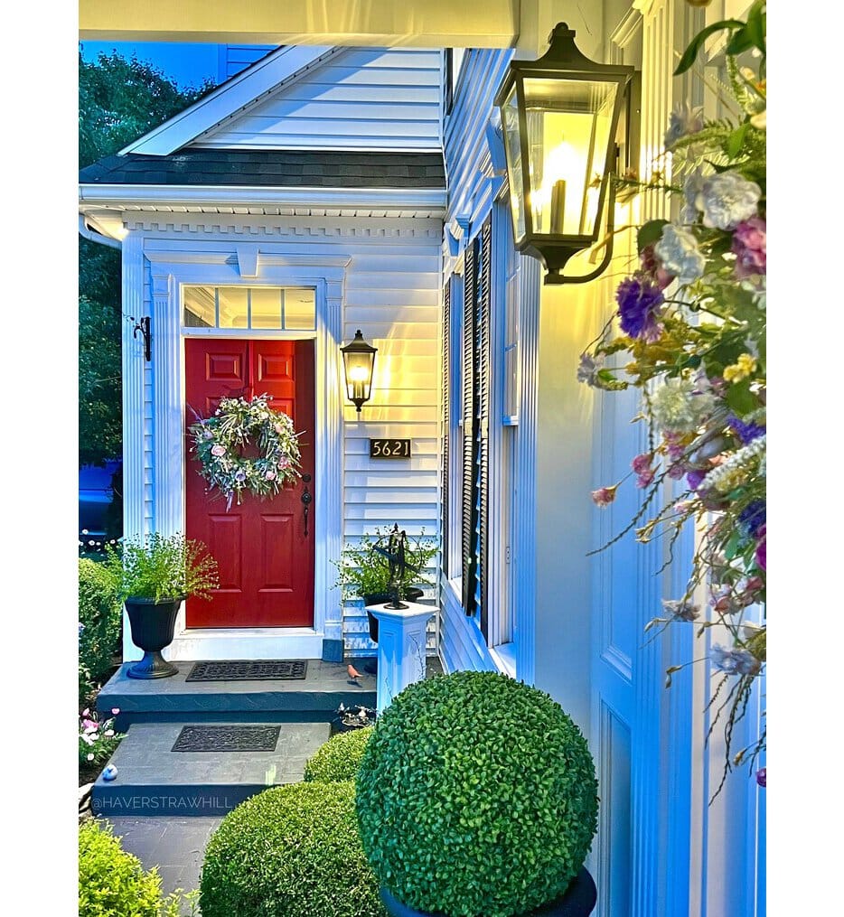 Maxim Lighting - 40235CLBK - Sutton Place VX 22" Outdoor Sconce