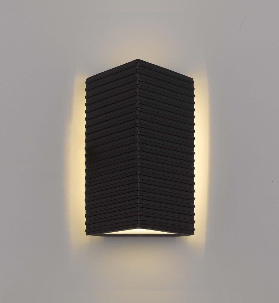 Quoizel - KYLE8405EK - Kyler 10.25-inch Outdoor Wall Sconce