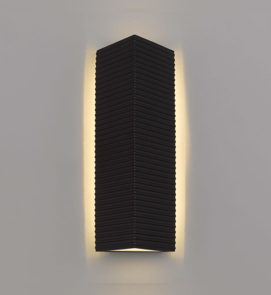 Quoizel - KYLE8406EK - Kyler 18-inch Outdoor Wall Sconce