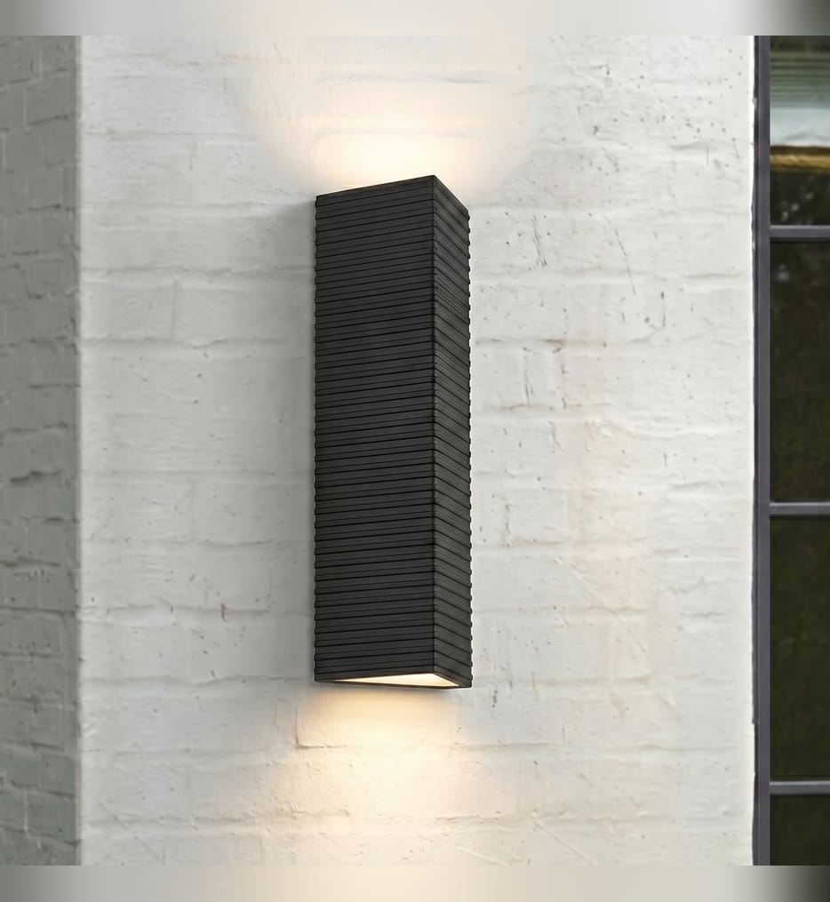 Quoizel - KYLE8406EK - Kyler 18-inch Outdoor Wall Sconce