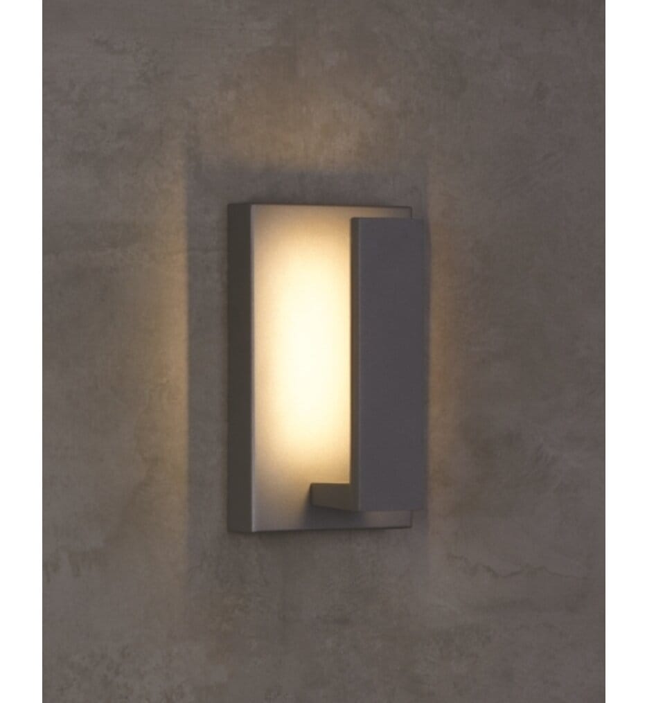 Visual Comfort Modern - Nate 9.1" Outdoor Wall Sconce